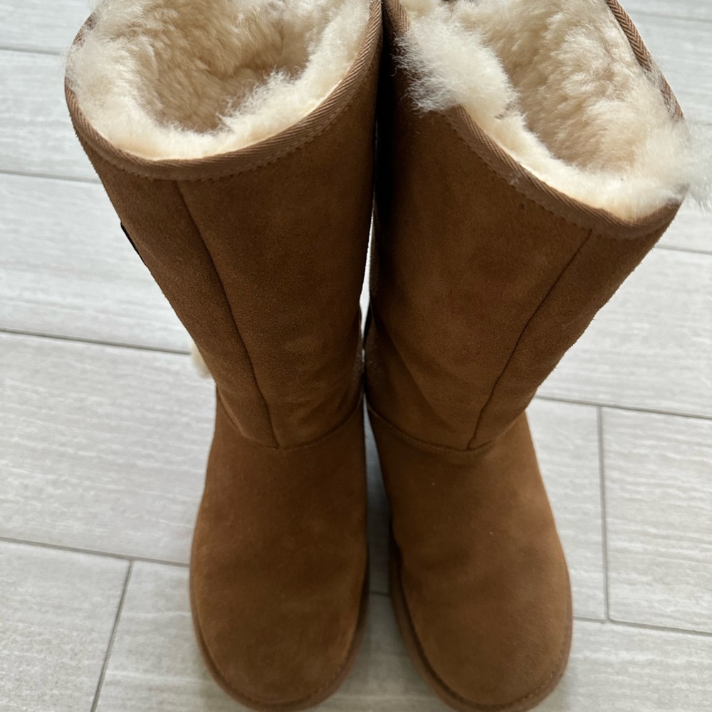 UGG Brown Shearling Winter Boots size 7